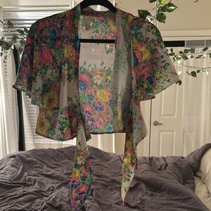 💙🏝️ River Island floral tie cropped collar blouse